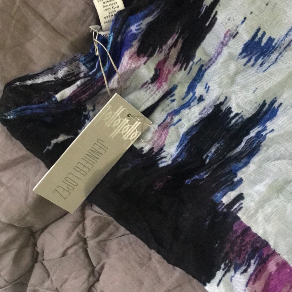 Patterned Scarf - Picture 3 of 4